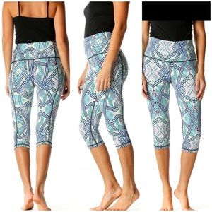 VSX Sport by Victoria's Secret Green Aztec Print Leggings